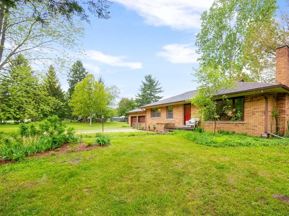 1066 Knight Rd, Ann Arbor, MI 48103