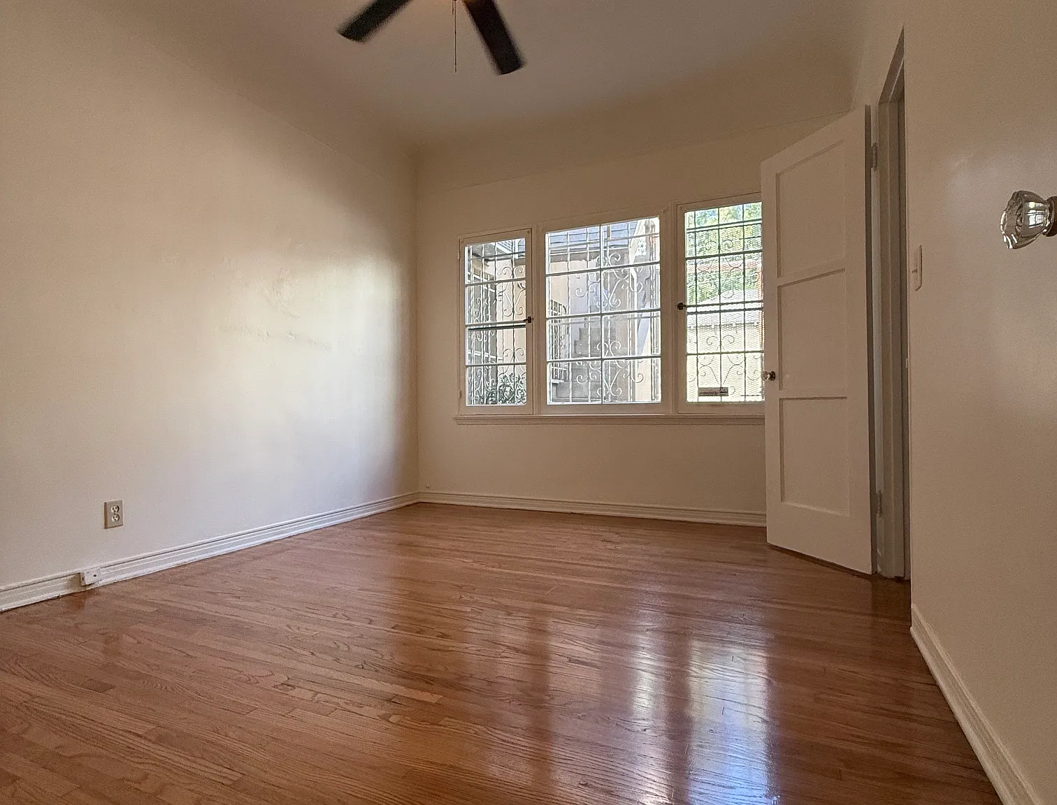 2 bed, $3,900 — Photo 4