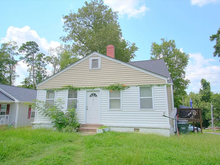 1011 E Ellerbee St #A — Photo 2