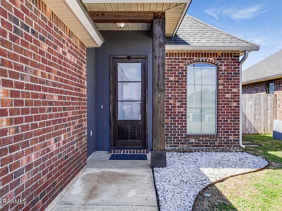 2nd image of 109 Fallstone Rd