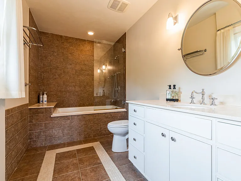 101 Wyandanch Ln — Photo 15