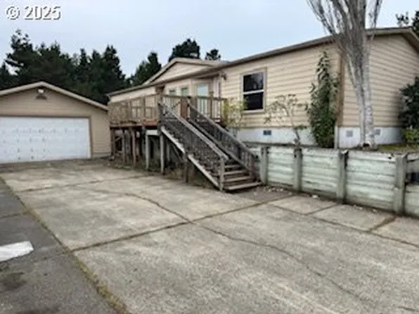 702 Skookum Dr, Florence, OR 97439