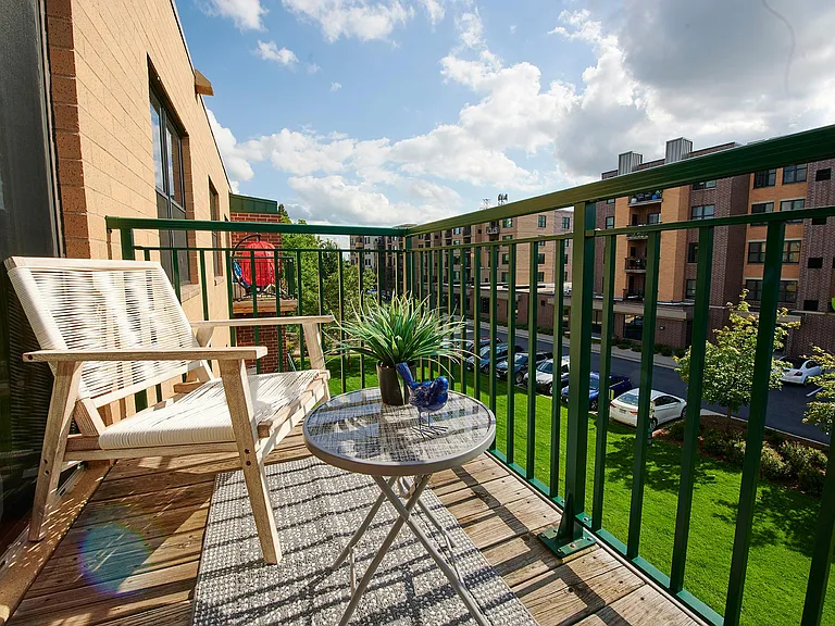 1K (one bedroom + den) Balcony