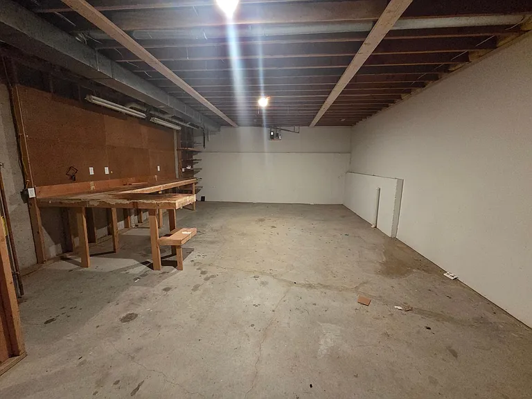 2301 Grant Ln — Photo 68