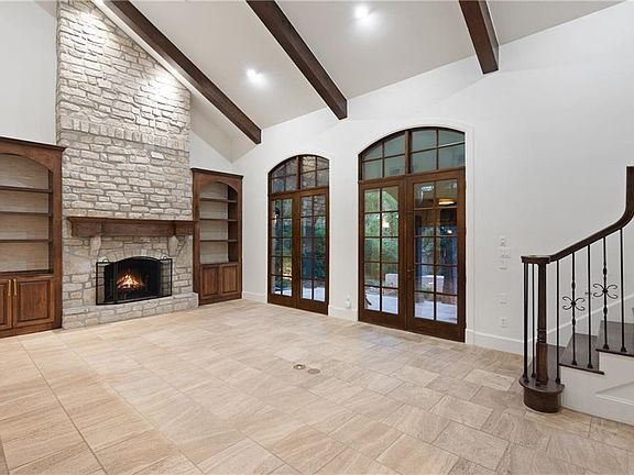 5th image of 3302 Park Hills Dr