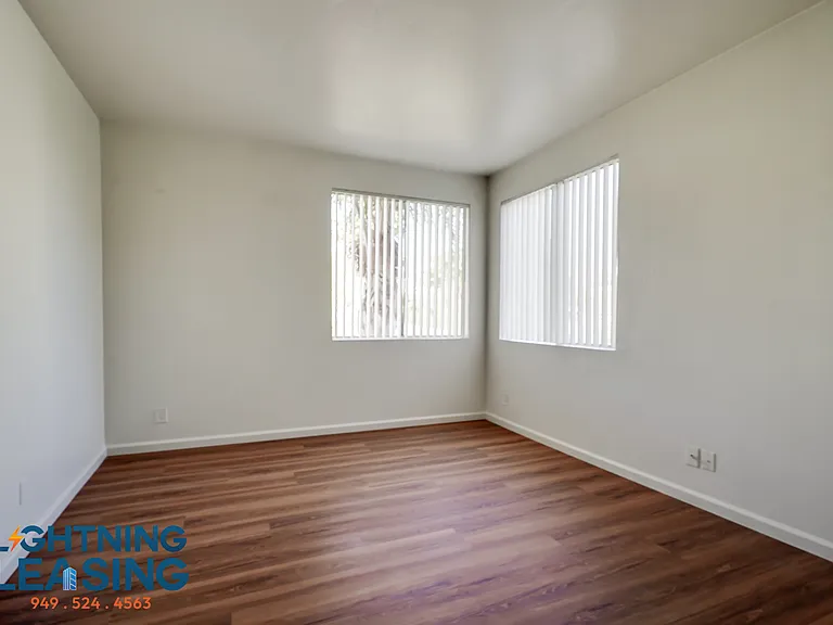 7370 Hawthorn Ave #305 — Photo 12