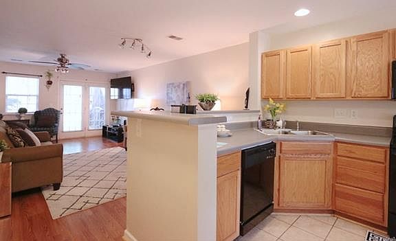 4th image of 6712 Cypress Tree Ln