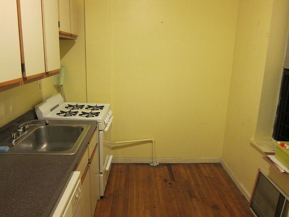 1st image of 260 Gates Ave