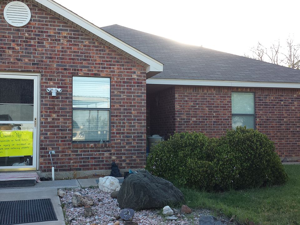 1st image of 120 S Persimmon Ave