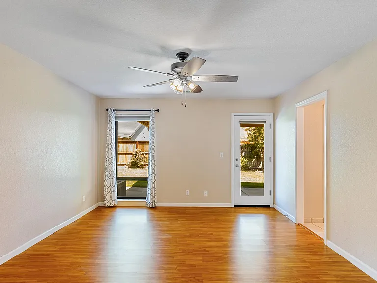 933 Chisholm Trl — Photo 17