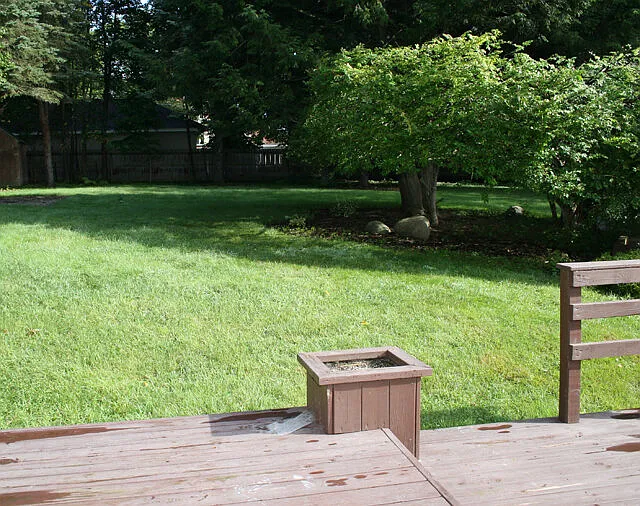 44 Clayton Ave — Photo 15