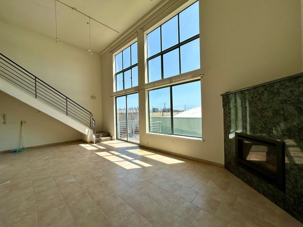 2131 26th St UNIT 102