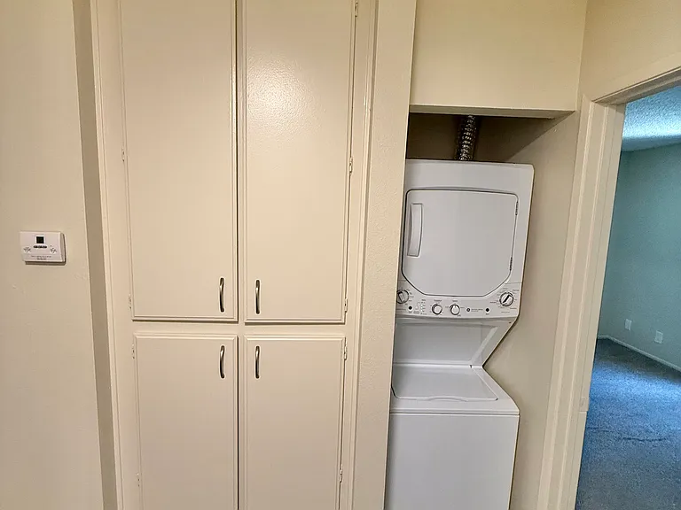 1360 Oxford Ave #5 — Photo 18