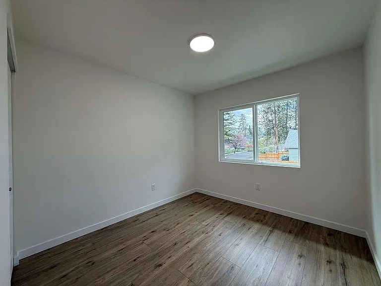 3925 E 32nd Ave #3 — Photo 13