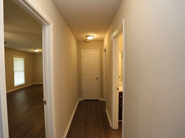 203A Courtney Way — Photo 7