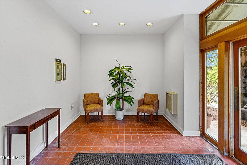 5th image of 137 Front Street APT 208