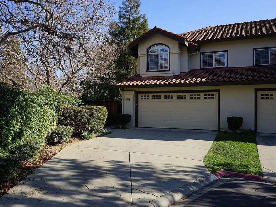 End Unit With a Cul-De-Sac Location