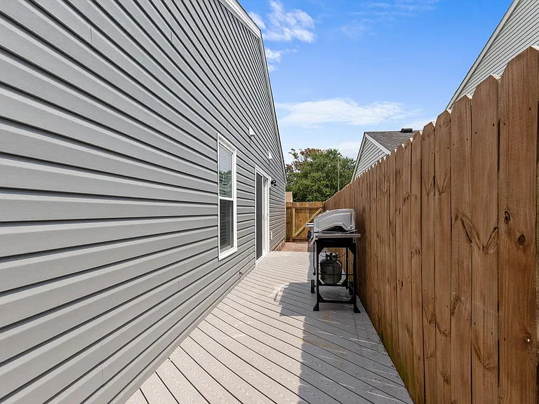1465 Woodbridge Trl — Photo 4