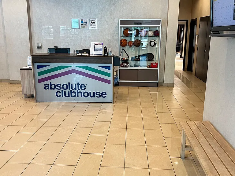 70 Absolute Ave #610 — Photo 2