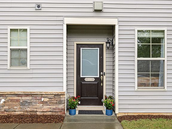 2nd image of 100 Salmon River Dr
