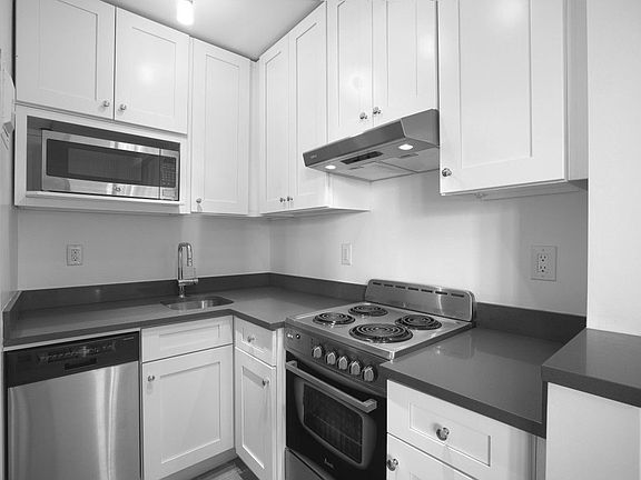 3rd image of 24 5th Ave APT 1427