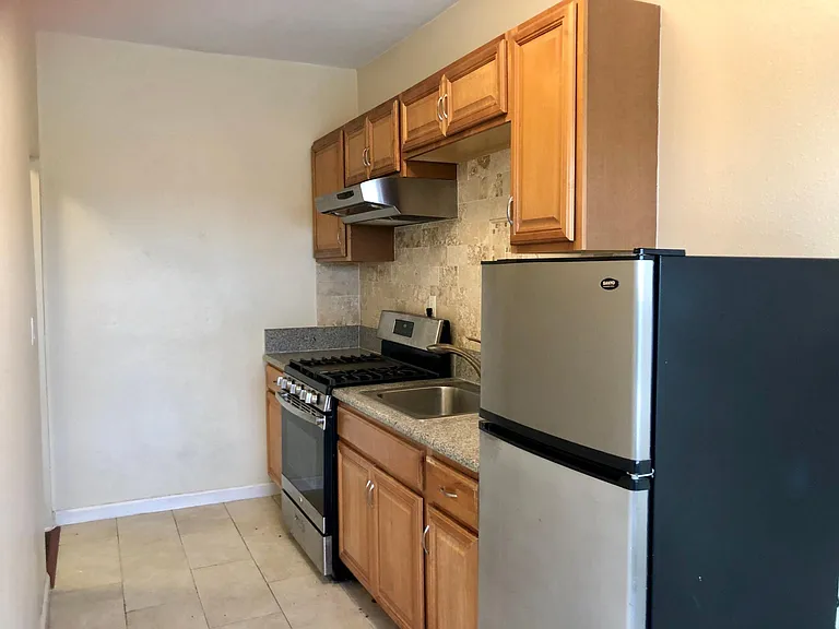 631 Coronado Ter #14 — Photo 6