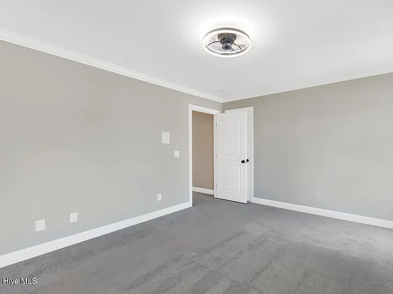 2400 Dovedale Ct #B — Photo 30
