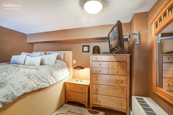 Sold by Sotheby's International Realty | media 3