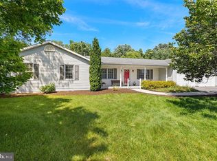 315 Friendship Ln, Gettysburg, PA 17325