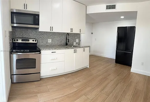 8275 SW 205th Ter Photo 1