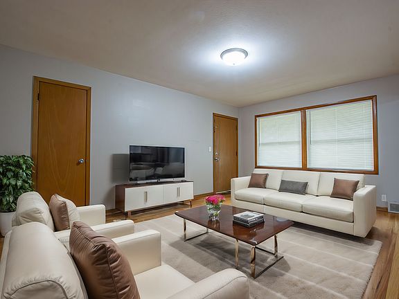 4th image of 3603 S 82nd St