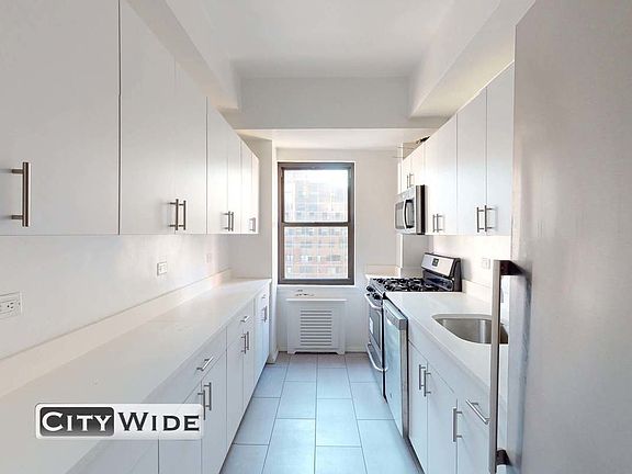 3rd image of 157 E 57th St #17JK