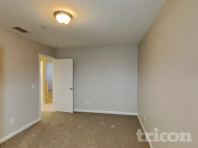 1348 Creekside Dr — Photo 11