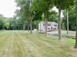 1600 Hope Rd, Hope, RI 02831