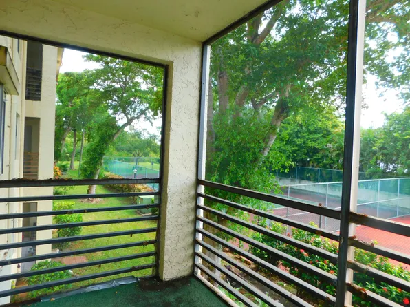 128 S Cypress Road #827, Pompano Beach, FL 33060