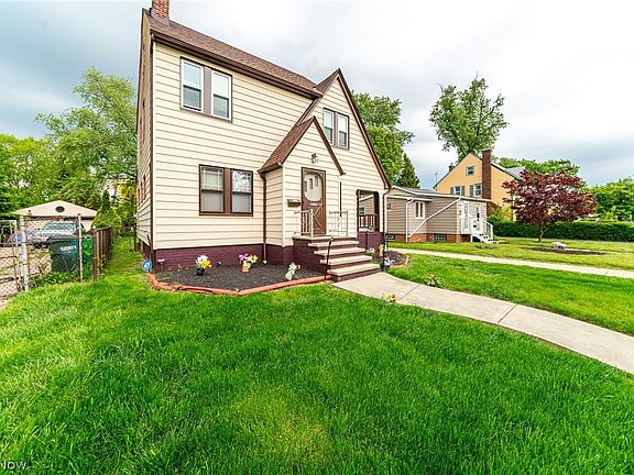 3rd image of 18701 Meredith Ave