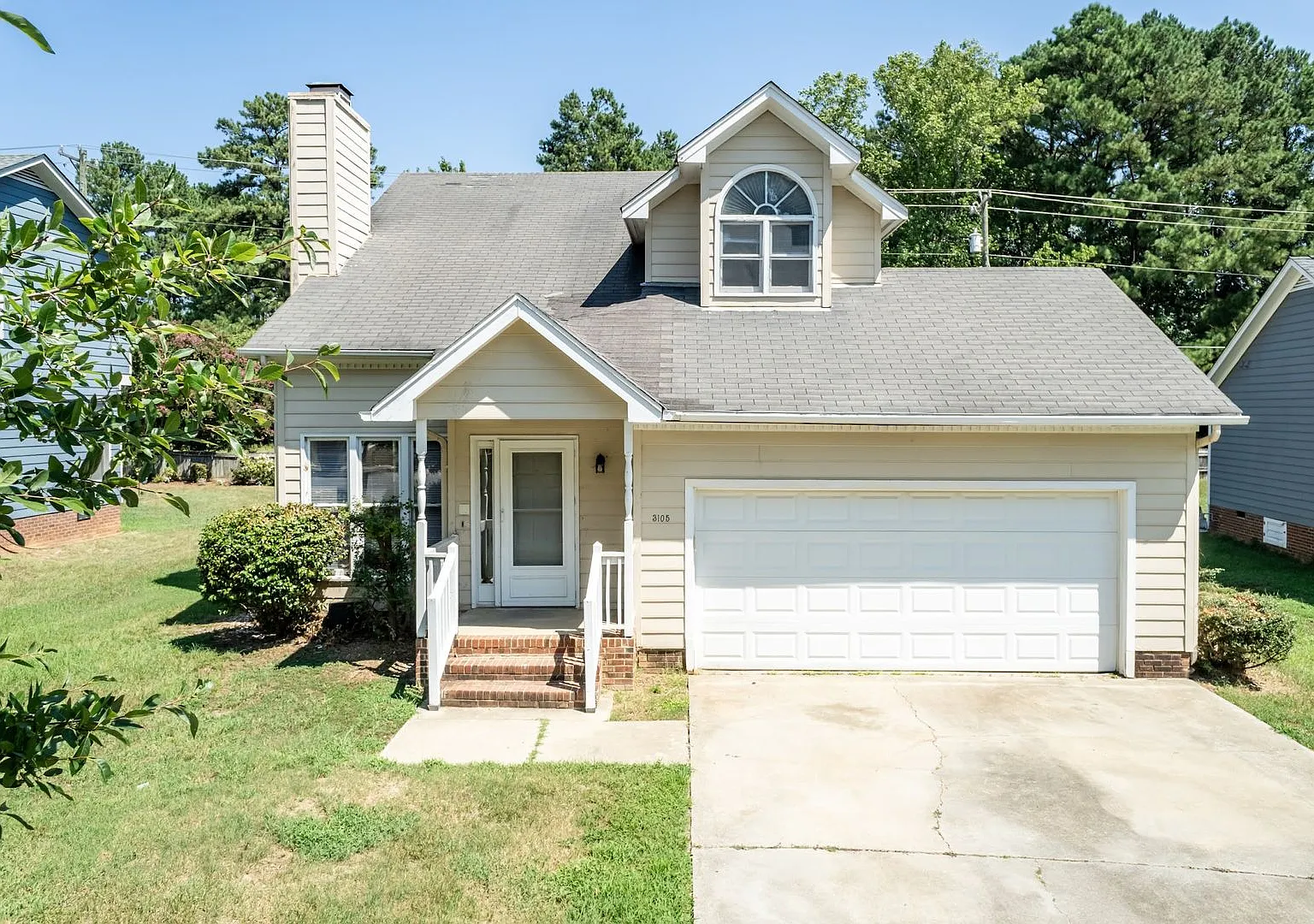 Bedroom Home Minutes From Downtown Raleigh — Photo 1