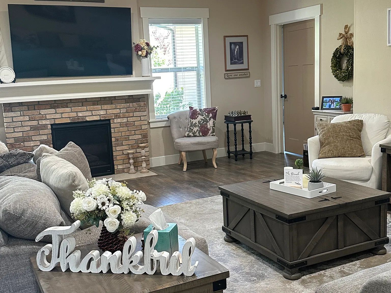 5 bed, 2.5 bath, 2585 sqft, $2,600 — Photo 4