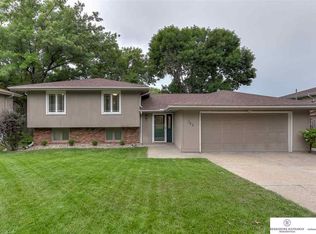 342 N 153rd Avenue Cir, Omaha, NE 68154