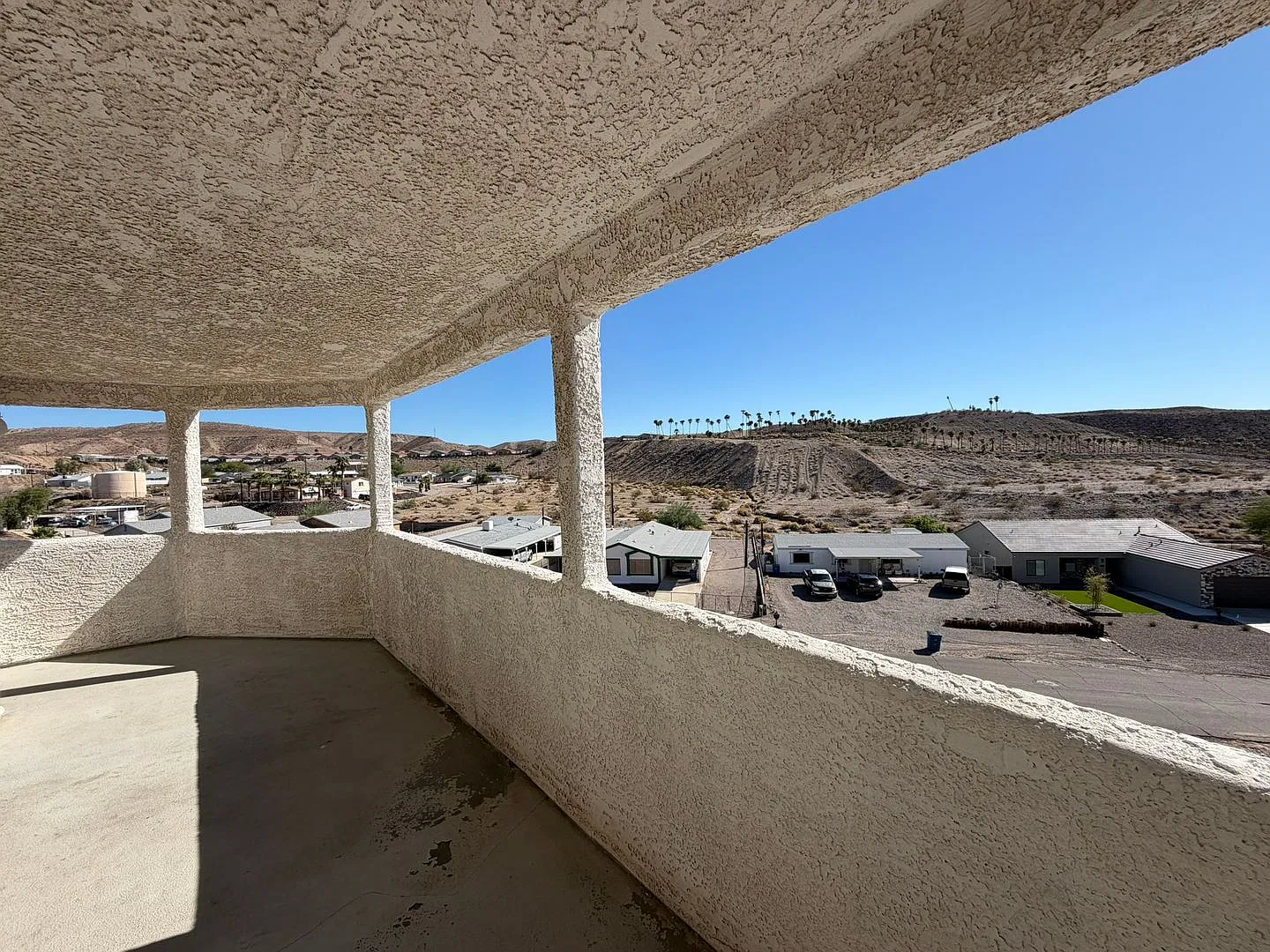 2BR 2BA Riverview Bluffs Condo, 1st Floor *Secure gated entrance,assigned parking Views & Amenities — Photo 2