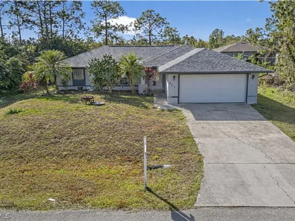 2917 48th St W, Lehigh Acres, FL 33971