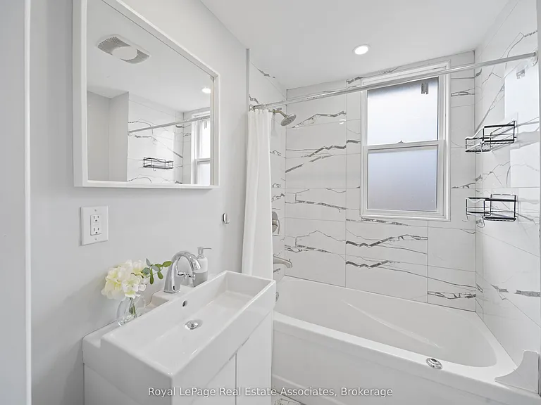 305 Weir St N #UPPER — Photo 15