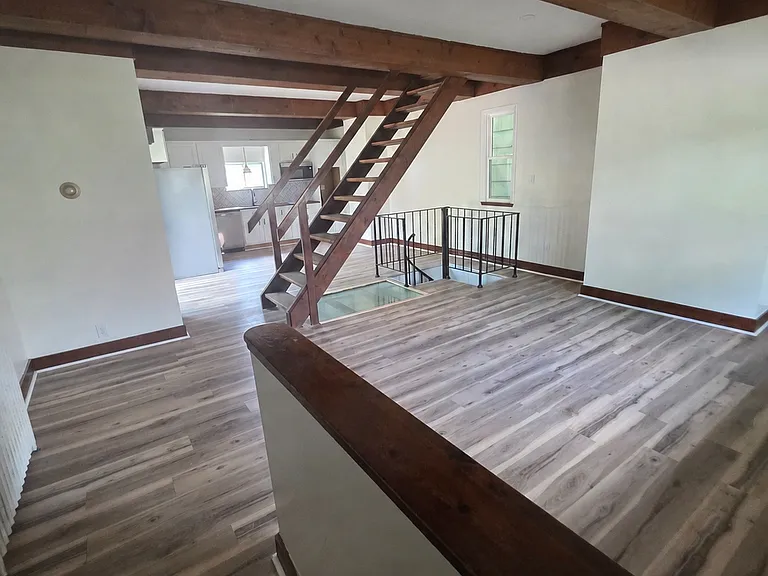 155 Ormsby Ave — Photo 1