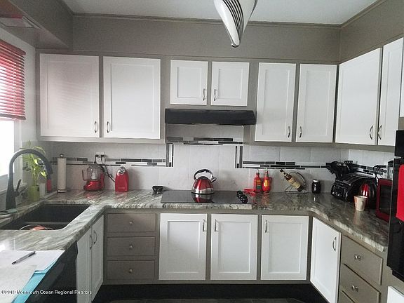 3rd image of 592B Lake Point Dr #1002