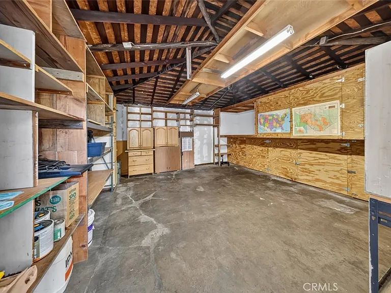 11407 Delano St — Photo 36