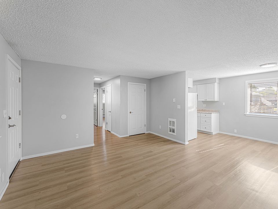 1st image of 511 Avenue D #D