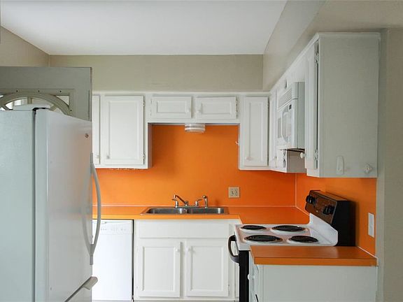 4th image of 1850 Portsmouth St APT A