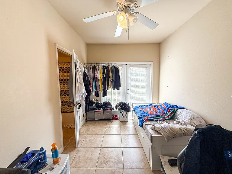 2942 SW 35th Pl #33 — Photo 7