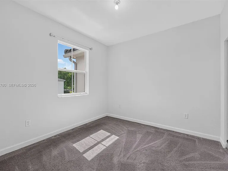 1586 SE 27th Ter #1586 — Photo 28