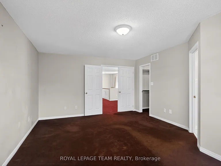 32 Riverstone Dr N — Photo 30